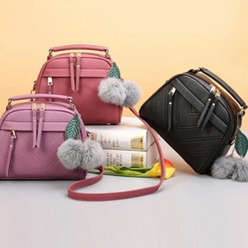 2023 Kız postacı çantası Adil Top Püskül Moda PU deri çanta Kadınlar İçin Kadın omuz çantaları Bayanlar Parti Çanta