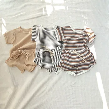 2023 Yaz Yeni Bebek Kısa Kollu Giyim Seti Pamuk Bebek Çizgili T Gömlek + Şort 2 adet Takım Elbise Sevimli Erkek Bebek Kıyafetler Kız Seti