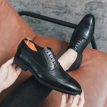 2023 Yeni erkek ayakkabıları Rahat deri ayakkabı erkek Bahar erkek İngiliz Tarzı Çok Yönlü İş resmi giysi İş Mutfak Ayakkabı