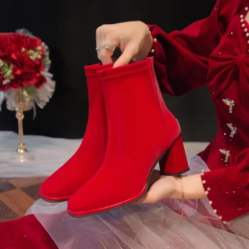 Büyük Kırmızı Çizmeler Kadın Ayakkabıları Düğün Gelin Zarif Çizme ve yarım çizmeler Kadınlar için Tıknaz Moda Lüks Moda Yüksek Topuklu Teklif