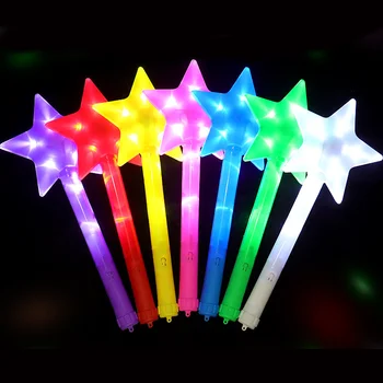 Flaş Beş köşeli Yıldız parlak çubuk kolye led çubuk Beş köşeli Yıldız ışığı Yanıp Sönen Değnek Prenses Kız Hediye Parti Doğum Günü Malzemeleri