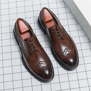 Marka Erkek Deri Oxford Ofis erkek resmi ayakkabı Erkekler Kahverengi Ayakkabı Düğün Ayakkabı Moda Röportaj rahat ayakkabılar Lüks Brogue Ayakkabı