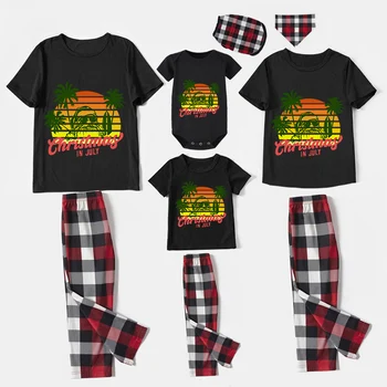 Noel Eşleşen aile pijamaları Noel Temmuz Ayında Hindistan Cevizi Ağaçları Siyah Pijama Setleri